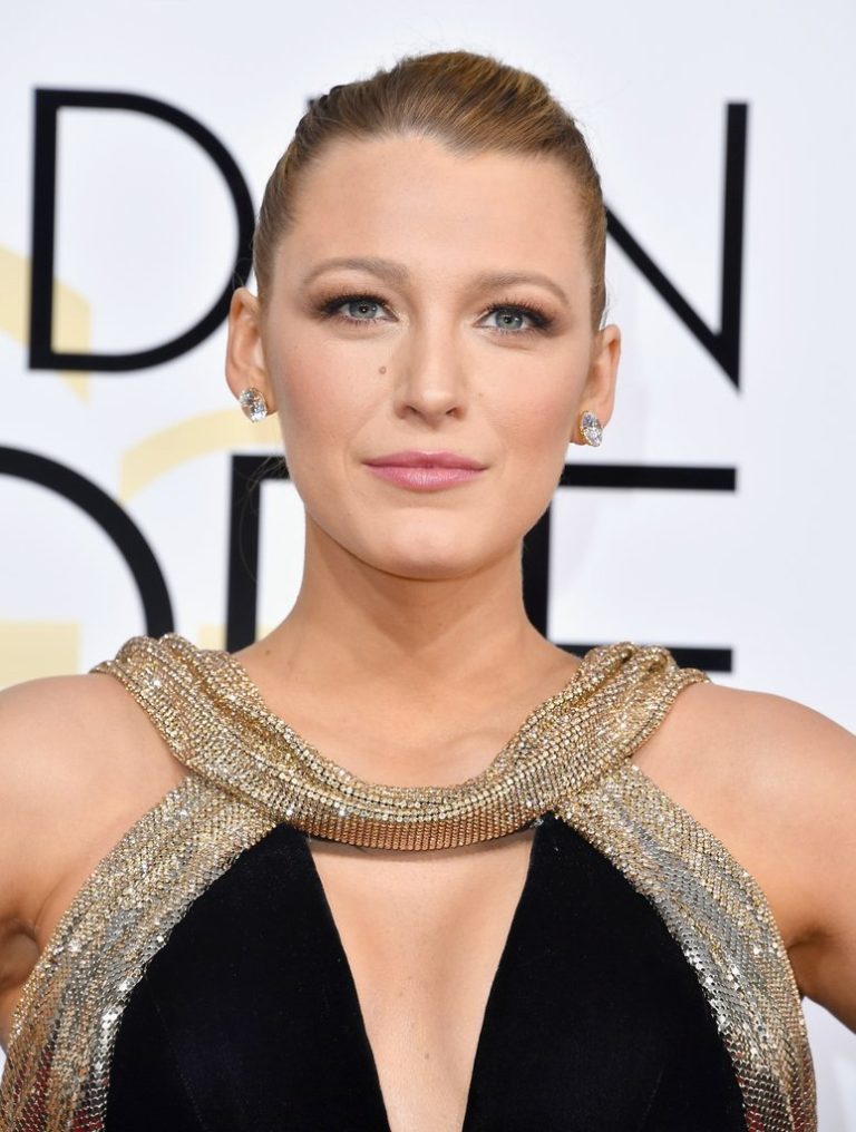 Golden Globes 2017 Blake Lively resplendissante dans sa robe signée